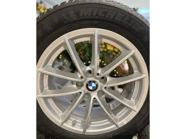Originele nieuwe bmw alu velgenset 17'' model v-spaak 618, voor bmw 5-reeks (vorig model g30-g31 - uitgezonderd phev), met winterbanden, bandenmaat 225/55r17 97h - afbeelding 2 van  4