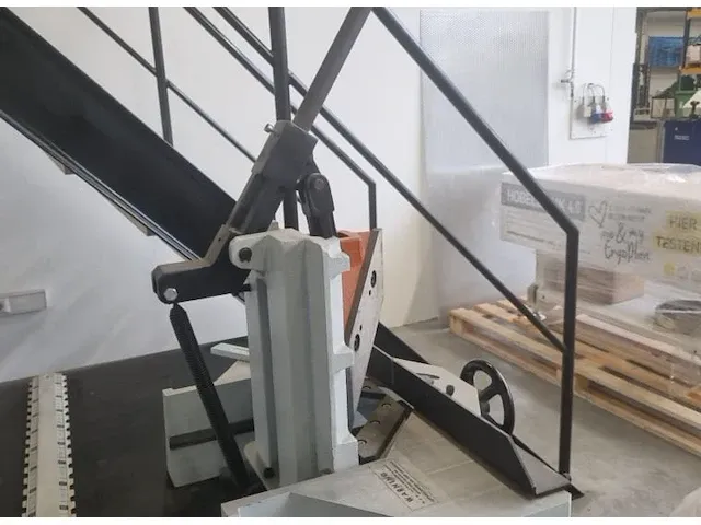 Orteguil orc-100 verstekkapmachine - afbeelding 5 van  6