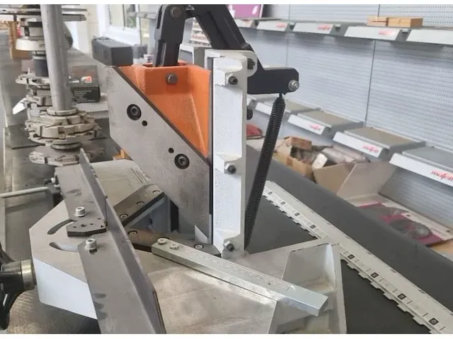 Orteguil orc-100 verstekkapmachine - afbeelding 6 van  6