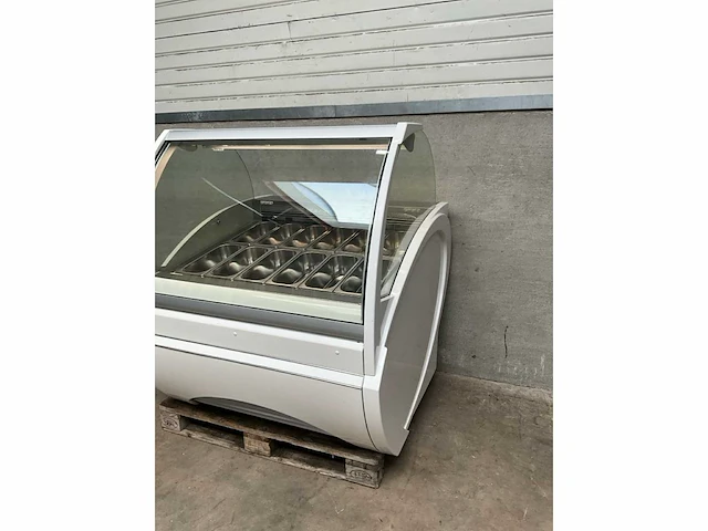 Oscartielle - dorado gelato 12 - schepijsvitrine - afbeelding 3 van  8