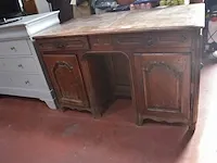 Oud eiken bureel 3 deuren 2 laden