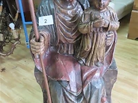 Oud houten mariabeeld met kind jesus