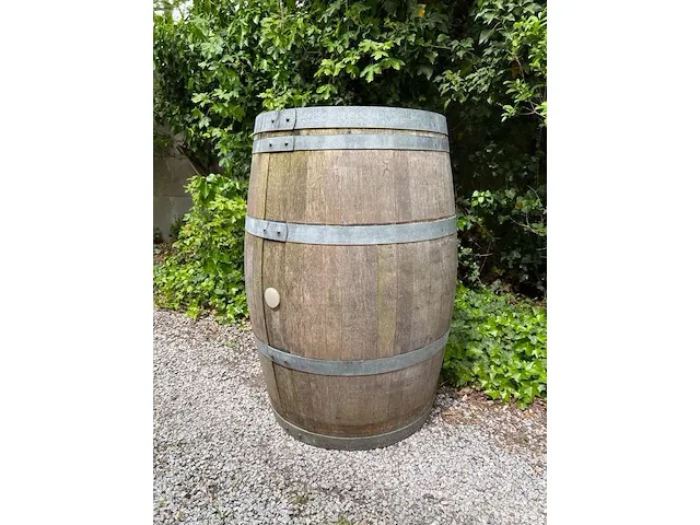 Oud houten wijnvat of regenton - afbeelding 2 van  6