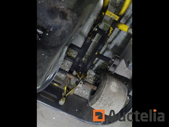 Oud karting chassis voor 160 cc motor - afbeelding 5 van  5
