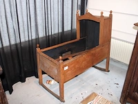 Oud kinderschommelbed - afbeelding 1 van  3