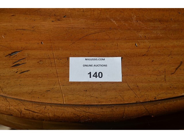 Oud tafeltje op rolvoet - afbeelding 3 van  6