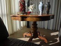 Oud tafeltje op rolvoet - afbeelding 6 van  6