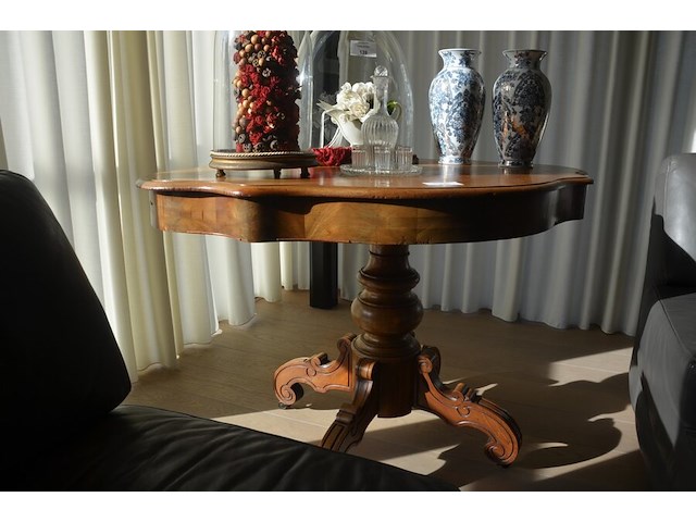 Oud tafeltje op rolvoet - afbeelding 6 van  6