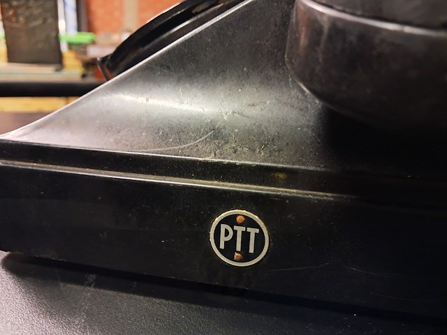 Oude bakeliet telefoon - afbeelding 3 van  4