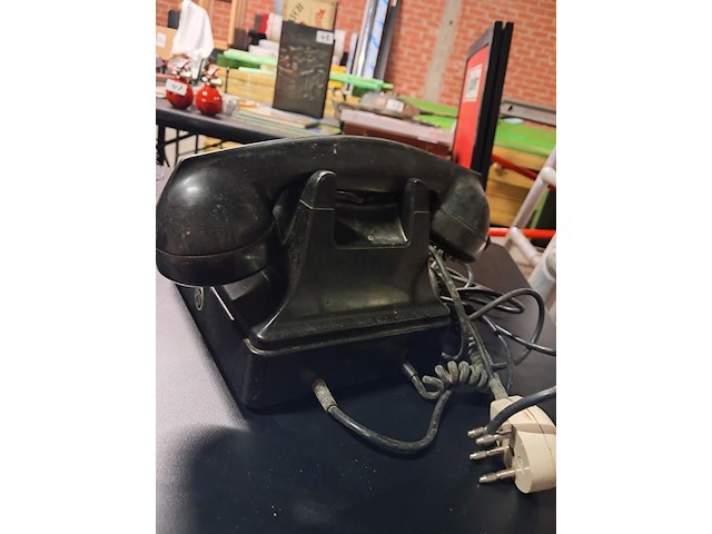 Oude bakeliet telefoon - afbeelding 4 van  4