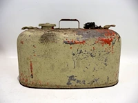 Oude benzine tank (x2) - afbeelding 2 van  5