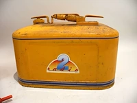 Oude benzine tank - afbeelding 2 van  6