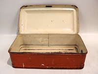 Oude benzine tank - afbeelding 6 van  6