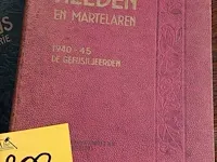 Oude boeken wo i en wo ii, helden en martelaren - afbeelding 2 van  9