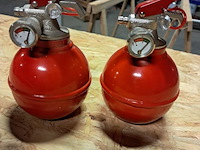 Oude brandblus apparaten 2 stuks - afbeelding 2 van  5