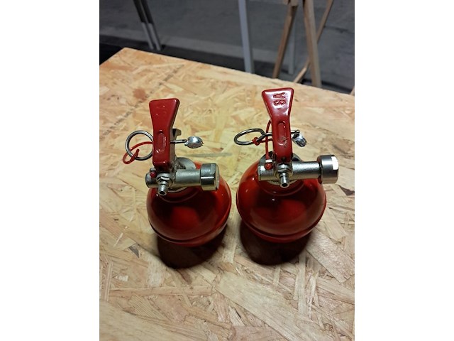 Oude brandblus apparaten 2 stuks - afbeelding 4 van  5
