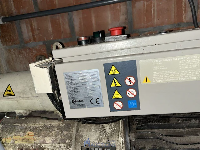 Oude compressor mattei - afbeelding 6 van  7