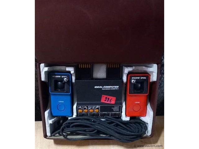 Oude computer console - afbeelding 1 van  1