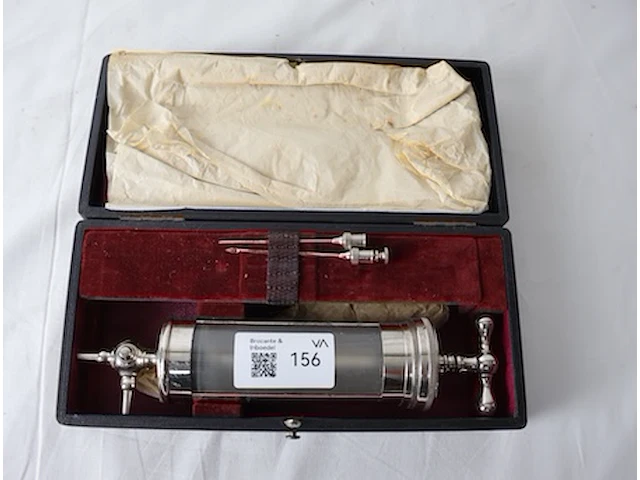 Oude doktersspuit - afbeelding 2 van  6