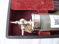Oude doktersspuit - afbeelding 3 van  6