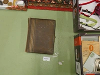 Oude foto album met foto's - afbeelding 2 van  3