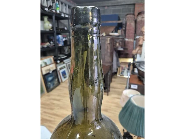 Oude grote fles - afbeelding 2 van  3