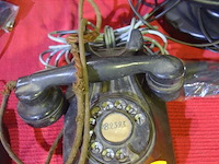 Oude hangtelefoon - afbeelding 1 van  1