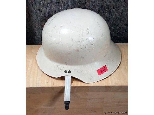 Oude helm - afbeelding 1 van  1