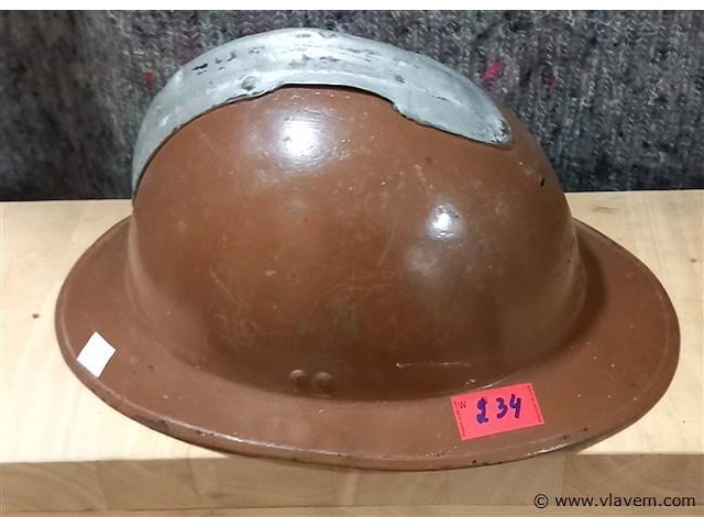 Oude helm - afbeelding 1 van  1