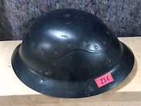 Oude helm - afbeelding 1 van  1