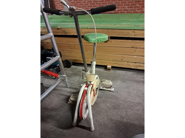 Oude hometrainer splendorr - afbeelding 6 van  6
