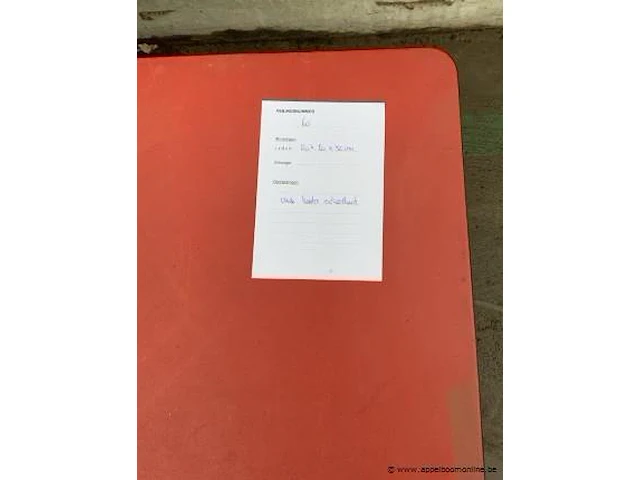 Oude houten schooltafel afm plm 120 x 80 x 52 cm - afbeelding 2 van  2