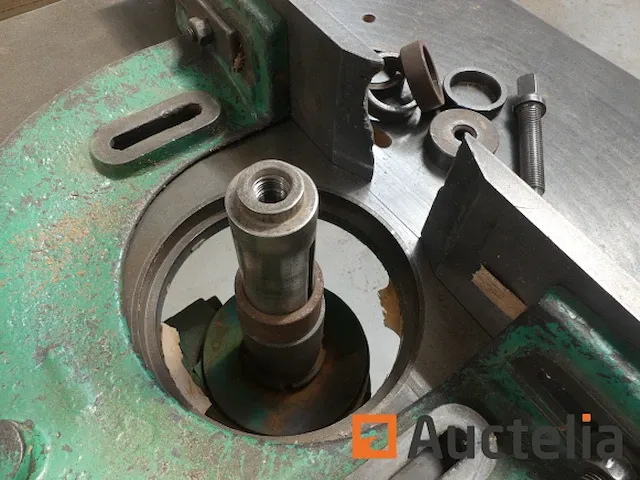 Oude houtfreesmachine merk en onbekend model - afbeelding 4 van  13
