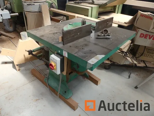 Oude houtfreesmachine merk en onbekend model - afbeelding 10 van  13