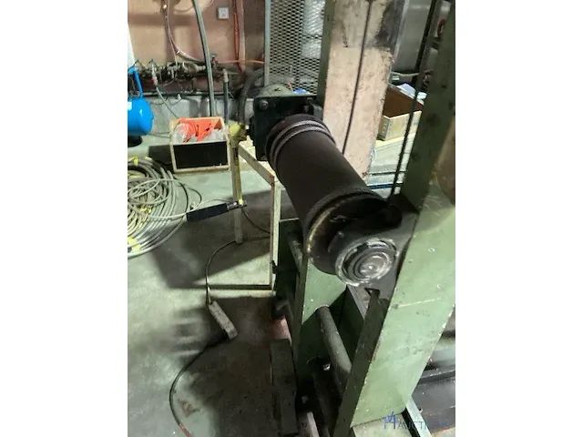 Oude hydraulische drukpers - afbeelding 2 van  13