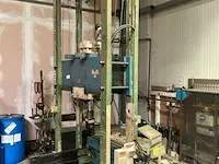 Oude hydraulische drukpers - afbeelding 7 van  13