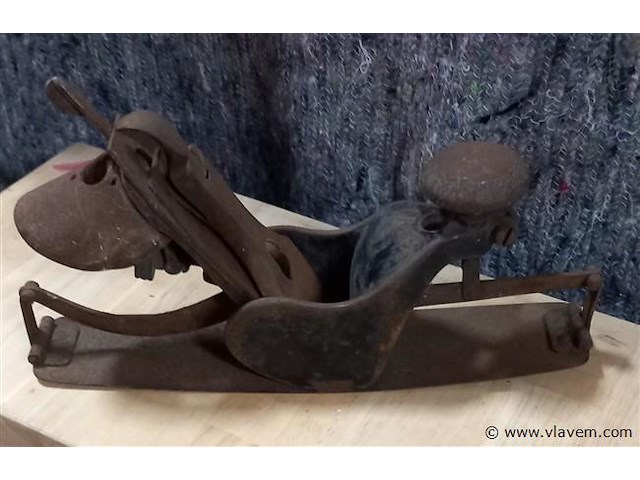 Oude ijzeren schaafver - afbeelding 1 van  2