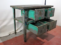 Oude industriele werktafel - afbeelding 4 van  4