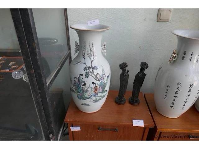 Oude japanse vaas - afbeelding 1 van  3