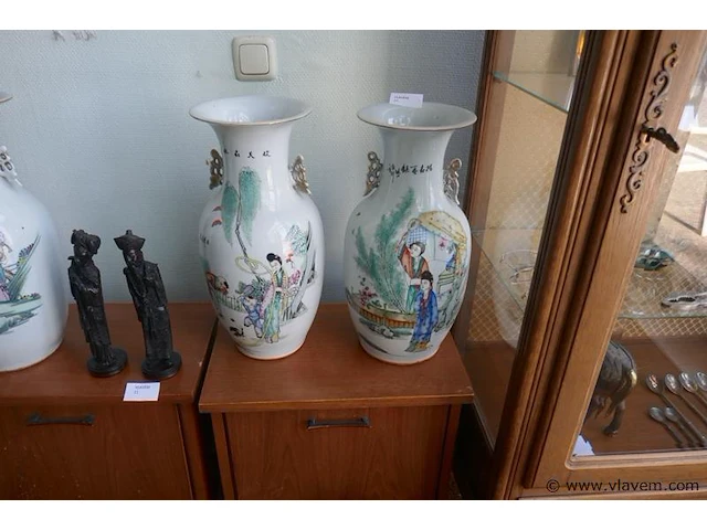 Oude japanse vazen - afbeelding 2 van  4