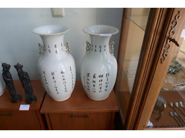 Oude japanse vazen - afbeelding 1 van  4