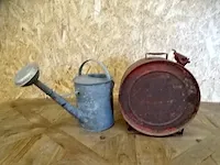 Oude jerrycan - afbeelding 1 van  4