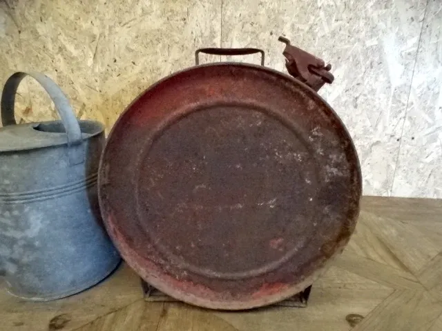 Oude jerrycan - afbeelding 2 van  4