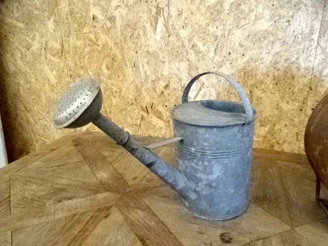 Oude jerrycan - afbeelding 4 van  4