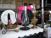 Oude kaarsen en wieklampen - afbeelding 1 van  1