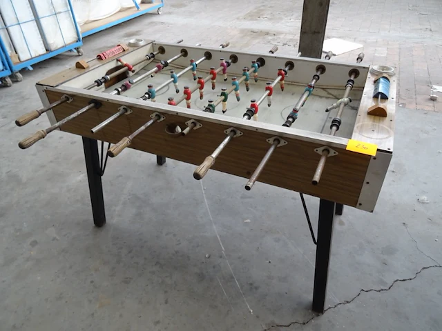 Oude kickertafel - afbeelding 1 van  8