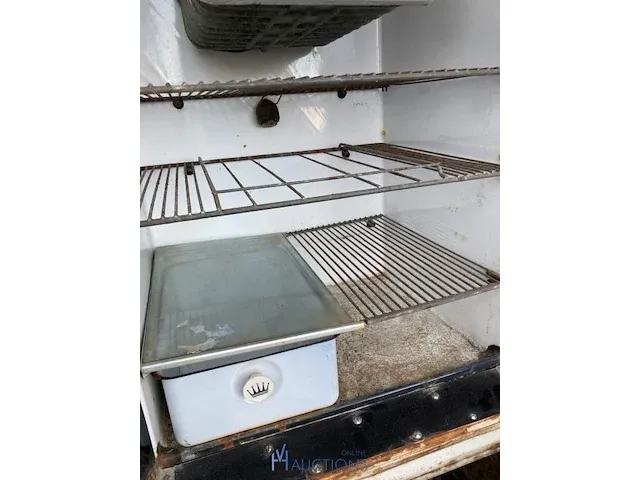 Oude koelkast - afbeelding 5 van  6
