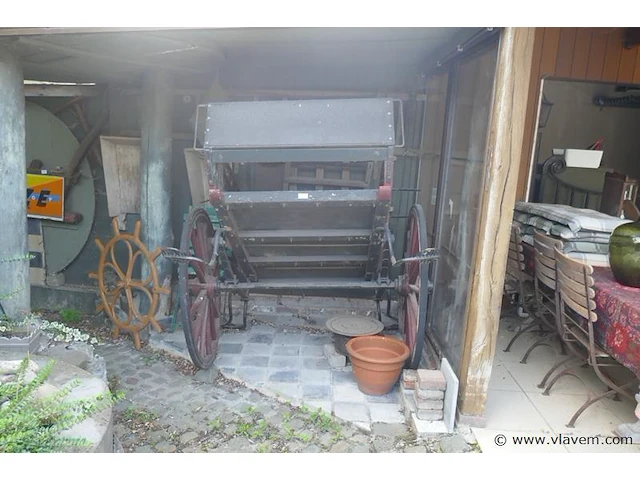 Oude koets - afbeelding 1 van  4