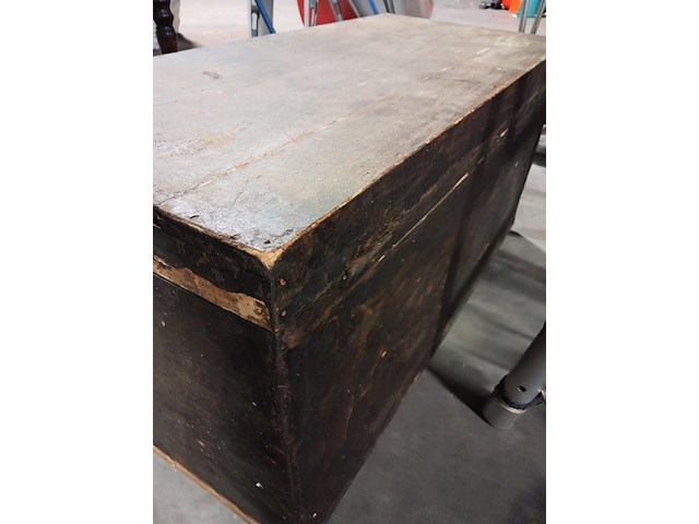 Oude koffer 990mm x 460mm x 480mm hoog - afbeelding 3 van  4