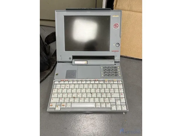 Oude laptop olivetti - afbeelding 1 van  4